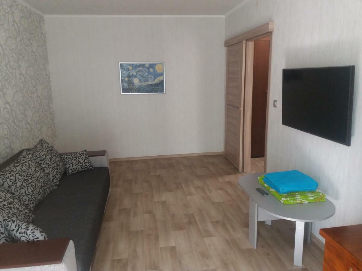 Сozy Appartment Near Metro Station "23 Avgusta" คาร์คิฟ ภายนอก รูปภาพ